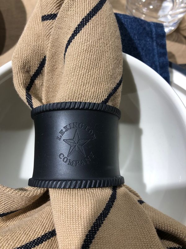 Metal napkin ring svart